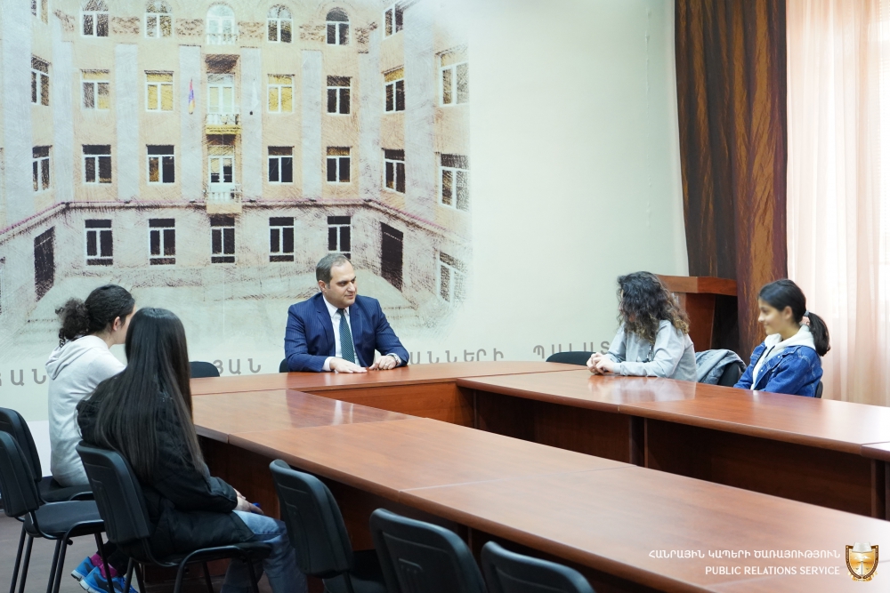 THE CHAMBER OF ADVOCATES HOSTED TO THE STUDENTS OF THE SOS CHILDREN