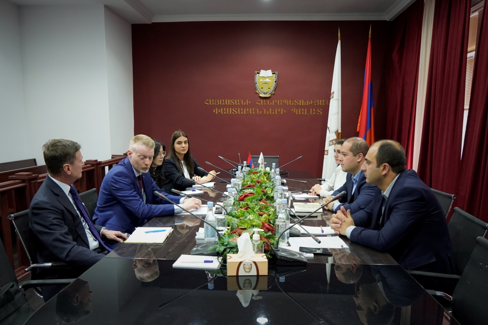 ՀՀ ՓԱՍՏԱԲԱՆՆԵՐԻ ՊԱԼԱՏԸ ՀՅՈՒՐԸՆԿԱԼԵԼ Է ՇՎԵԴԻԱՅԻ ԱԶԳԱՅԻՆ ԴԱՏԱՐԱՆՆԵՐԻ ԱԴՄԻՆԻՍՏՐԱՑԻԱՅԻ ՆԵՐԿԱՅԱՑՈՒՑԻՉՆԵՐԻՆ ՀՀ ՓԱՍՏԱԲԱՆՆԵՐԻ ՊԱԼԱՏԸ ՀՅՈՒՐԸՆԿԱԼԵԼ Է ՇՎԵԴԻԱՅԻ ԱԶԳԱՅԻՆ ԴԱՏԱՐԱՆՆԵՐԻ ԱԴՄԻՆԻՍՏՐԱՑԻԱՅԻ ՆԵՐԿԱՅԱՑՈՒՑԻՉՆԵՐԻՆ