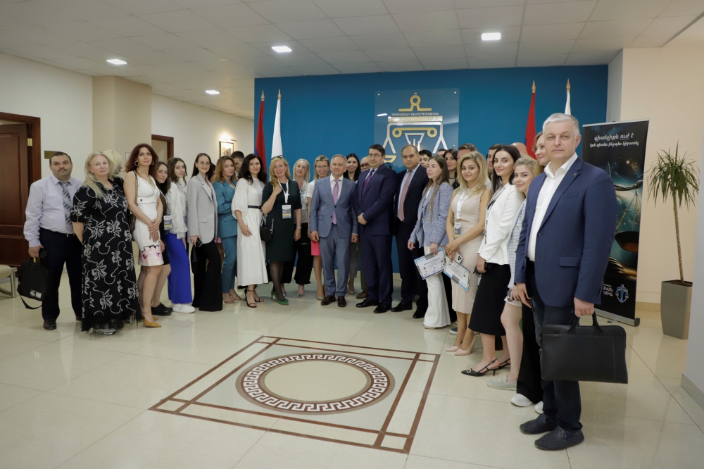 ՓԱՍՏԱԲԱՆՆԵՐԻ ՊԱԼԱՏԸ ՀՅՈՒՐԸՆԿԱԼԵԼ Է ՌՈՒՍ ԳՈՐԾԸՆԿԵՐՆԵՐԻՆ ՓԱՍՏԱԲԱՆՆԵՐԻ ՊԱԼԱՏԸ ՀՅՈՒՐԸՆԿԱԼԵԼ Է ՌՈՒՍ ԳՈՐԾԸՆԿԵՐՆԵՐԻՆ