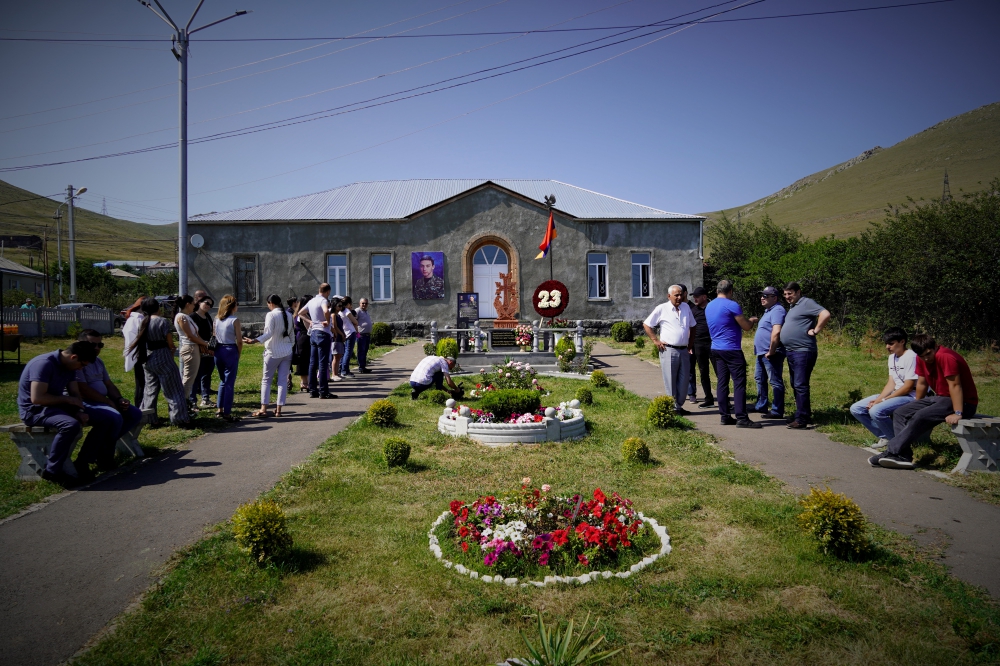 ԱՐՑԱԽՅԱՆ ԵՐԿՐՈՐԴ ՊԱՏԵՐԱԶՄՈՒՄ ԱՆՄԱՀԱՑԱԾ ԼԵՎՈՆ ԼԵՎՈՆՅԱՆՆ ԱՅՍՕՐ ԿԴԱՌՆԱՐ 23 ՏԱՐԵԿԱՆ ԱՐՑԱԽՅԱՆ ԵՐԿՐՈՐԴ ՊԱՏԵՐԱԶՄՈՒՄ ԱՆՄԱՀԱՑԱԾ ԼԵՎՈՆ ԼԵՎՈՆՅԱՆՆ ԱՅՍՕՐ ԿԴԱՌՆԱՐ 23 ՏԱՐԵԿԱՆ