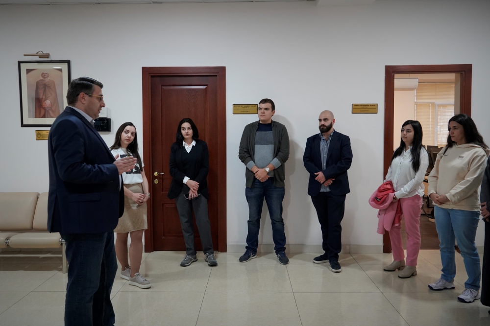 ՓԱՍՏԱԲԱՆՆԵՐԻ ՊԱԼԱՏ ԵՆ ԱՅՑԵԼԵԼ ԳԻՏՈՒԹՅՈՒՆՆԵՐԻ ԱԶԳԱՅԻՆ ԱԿԱԴԵՄԻԱՅԻ ՈՒՍԱՆՈՂՆԵՐԸ ՓԱՍՏԱԲԱՆՆԵՐԻ ՊԱԼԱՏ ԵՆ ԱՅՑԵԼԵԼ ԳԻՏՈՒԹՅՈՒՆՆԵՐԻ ԱԶԳԱՅԻՆ ԱԿԱԴԵՄԻԱՅԻ ՈՒՍԱՆՈՂՆԵՐԸ