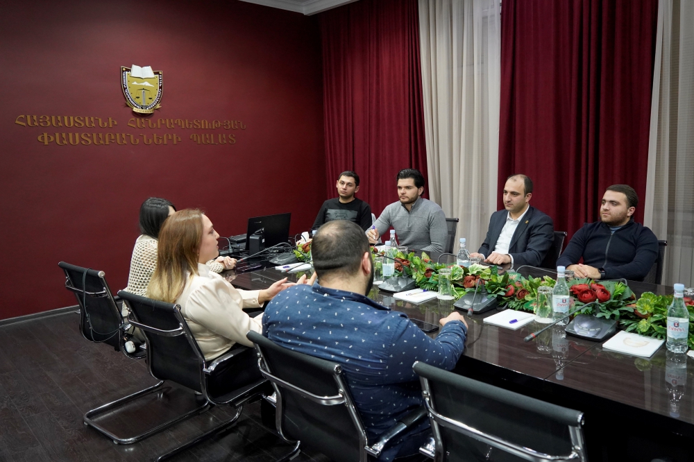 ԿԱՅԱՑԵԼ Է ՓԱՍՏԱԲԱՆՆԵՐԻ ՊԱԼԱՏԻ ԵՐԻՏԱՍԱՐԴԱԿԱՆ ԽՈՐՀՐԴԻ ՆԻՍՏ ԿԱՅԱՑԵԼ Է ՓԱՍՏԱԲԱՆՆԵՐԻ ՊԱԼԱՏԻ ԵՐԻՏԱՍԱՐԴԱԿԱՆ ԽՈՐՀՐԴԻ ՆԻՍՏ