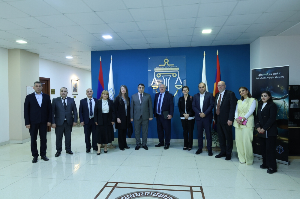 ՓԱՍՏԱԲԱՆՆԵՐԻ ՊԱԼԱՏԻ ՆԵՐԿԱՅԱՑՈՒՑԻՉՆԵՐԸ ՀՅՈՒՐԸՆԿԱԼԵԼ ԵՆ ԿԱՆԱԴԱՅԻ ՆՅՈՒ ԲՐԱՆՍՎԻԿ ՆԱՀԱՆԳԻ ԳԵՐԱԳՈՒՅՆ ԴԱՏԱՐԱՆԻ ՊԱՏՎԻՐԱԿՈՒԹՅԱՆԸ 