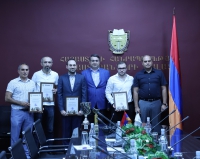 ՍԻՄՈՆ ԲԱԲԱՅԱՆԸ ՊԱՏՎՈԳՐԵՐ ԵՎ ՇՆՈՐՀԱԿԱԼԱԳՐԵՐ Է ՇՆՈՐՀԵԼ ՀՀ ՓԱՍՏԱԲԱՆՆԵՐԻ ՇԱԽՄԱՏԻ ՀԱՎԱՔԱԿԱՆԻ ՆԵՐԿԱՅԱՑՈՒՑԻՉՆԵՐԻՆ